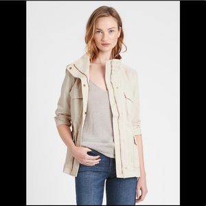 BNWT Banana Republic Classic Utility Jacket in Sand Beige